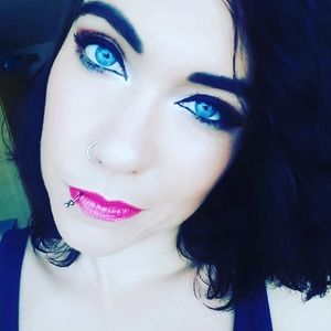 Meet your Posher, Alix